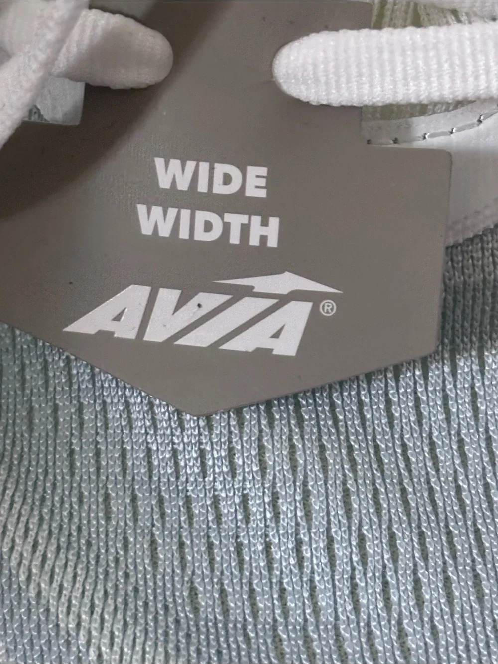 Avia women white